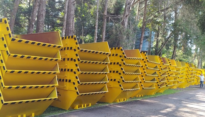  Estado finaliza em abril entrega de caçambas para coleta de resíduos da construção civil