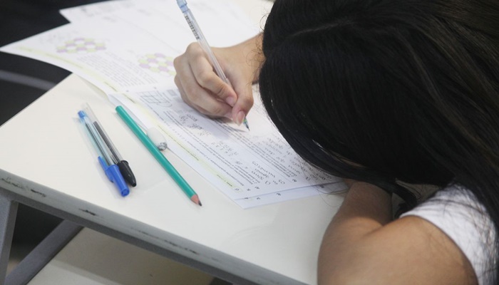 Apenas 38% dos alunos terminaram licenciatura presencialmente em 2021