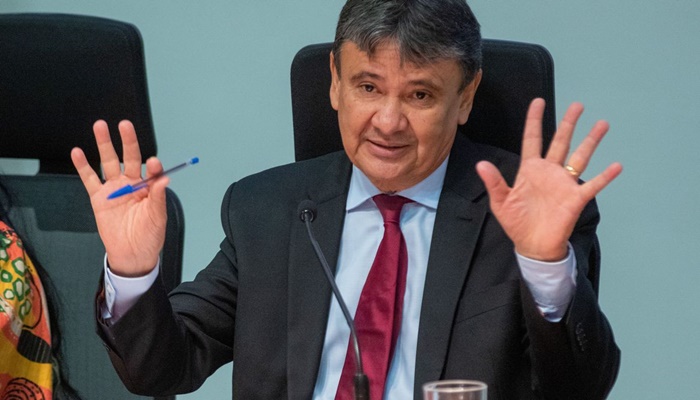 Ministro anuncia R$ 400 milhões para busca ativa do CadÚnico