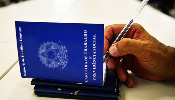 Taxa de desocupação fica em 8,6% no trimestre encerrado em fevereiro