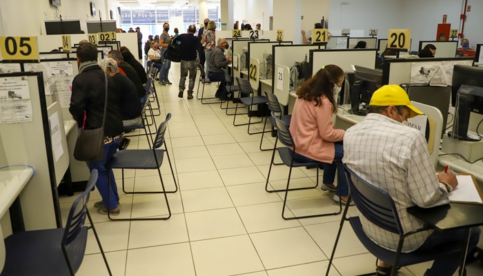  Agências do Trabalhador: semana começa com 13,4 mil vagas abertas no Paraná