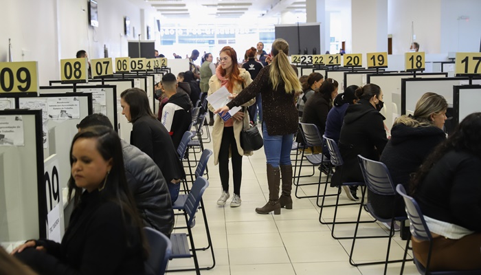 Semana começa com mais de 12,5 mil vagas de emprego nas Agências do Trabalhador