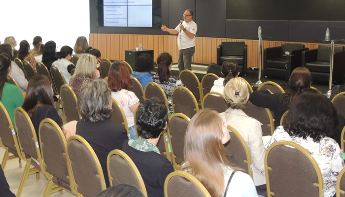  Hemepar promove capacitação para aperfeiçoar atendimento a hemofílicos