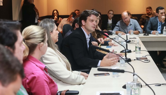  Asfalto Novo, Vida Nova: Governo orienta municípios para acelerar liberação dos recursos