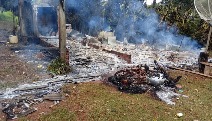 Catanduvas - Homem ateia fogo na própria casa na Linha Malucelli