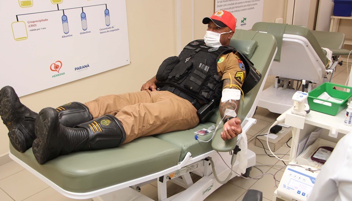  Maio Amarelo: policiais militares doam sangue para conscientizar sobre acidentes no trânsito