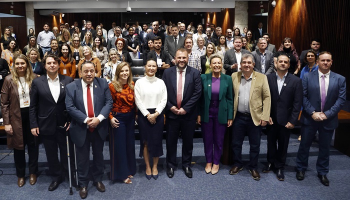  Governo lança programa que garante fraldas e absorventes a crianças e adolescentes