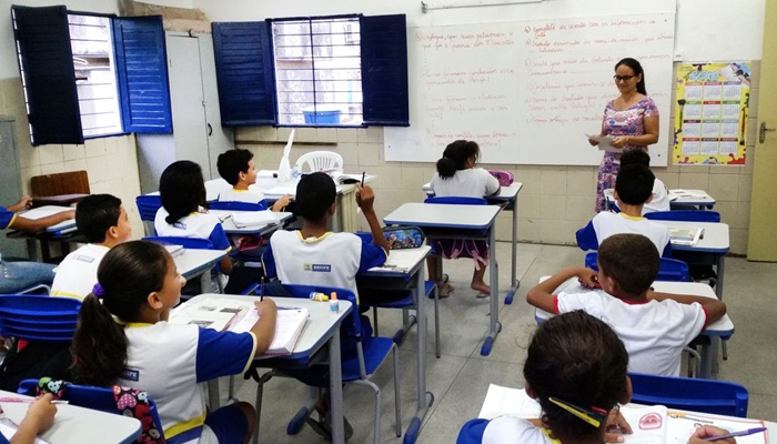 Governo libera R$ 4 bi para ampliar vagas de tempo integral em escolas