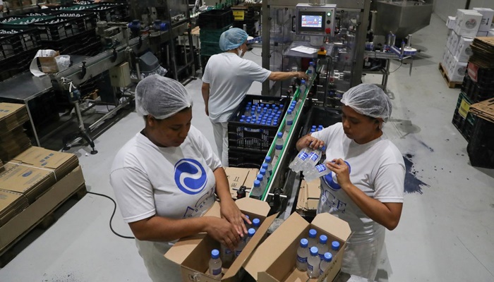 Indústria tem queda na produção e no emprego em abril