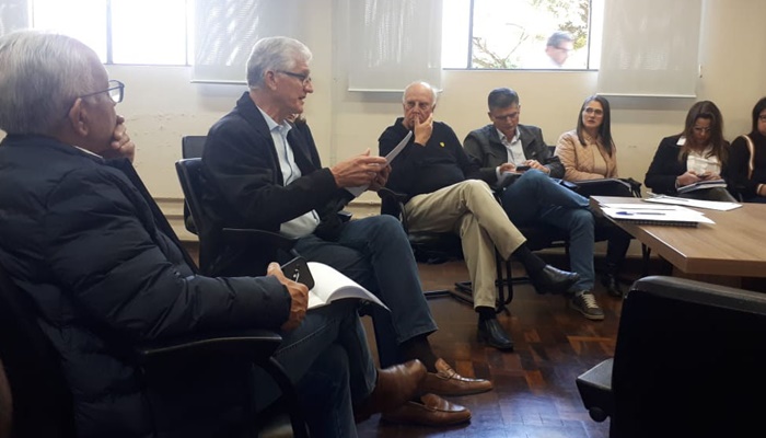  Conselho de sanidade agropecuária alerta sobre cuidados para a gripe aviária 