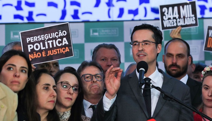 "Inventaram inegibilidade imaginária para me cassar", diz Dallagnol