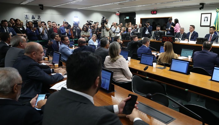 Câmara instala CPIs para investigar MST, Americanas e apostas