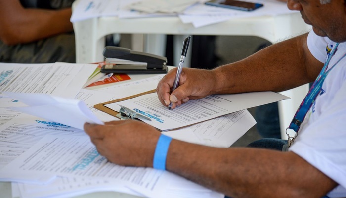 Número de trabalhadores com mais de 50 anos dobra no país 