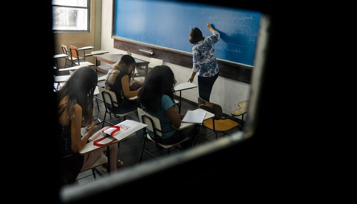 Pesquisa mostra por que brasileiros deixam escola