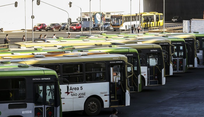 Exame toxicológico para motoristas de ônibus e caminhão tem novo prazo
