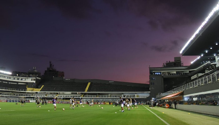 Santos terá que jogar com portões fechados após confusão em clássico