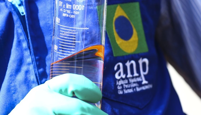 Produção brasileira de petróleo aumenta 4% em 2022, diz ANP