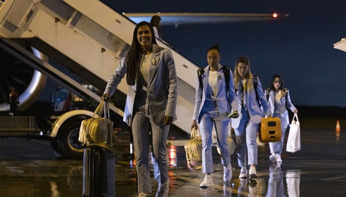 Seleção brasileira desembarca na Austrália para Copa do Mundo Feminina