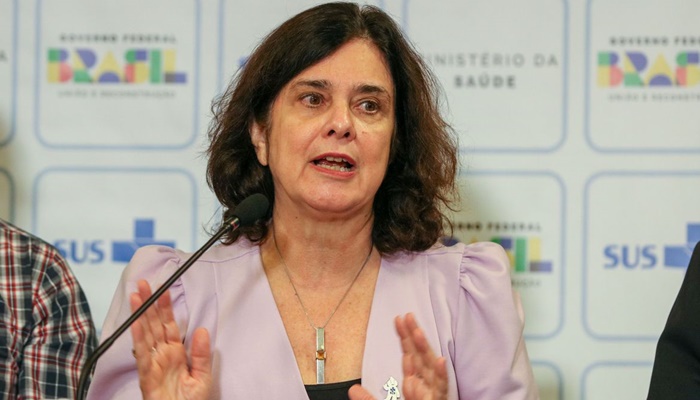 Ministra anuncia atualização da vacina contra pólio a partir de 2024 