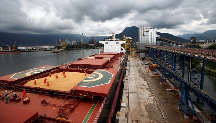 Balança comercial deve ter superávit recorde de US$ 86,472 bilhões