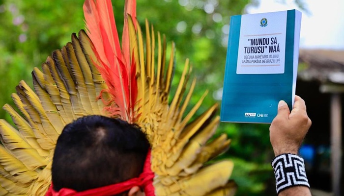 Constituição brasileira é traduzida pela 1ª vez para língua indígena 