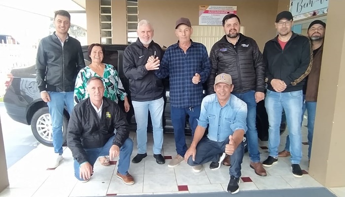 Guaraniaçu - Governo municipal disponibiliza veículo em comodato para o Clube da Melhor Idade