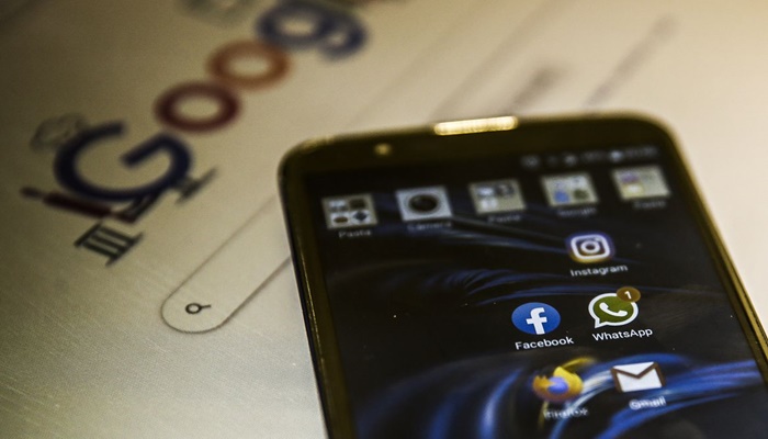 Google e Facebook devem retirara anúncios falsos sobre o Desenrola