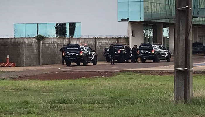 Catanduvas - Polícia transfere líderes de facções criminosas para presídio de segurança máxima