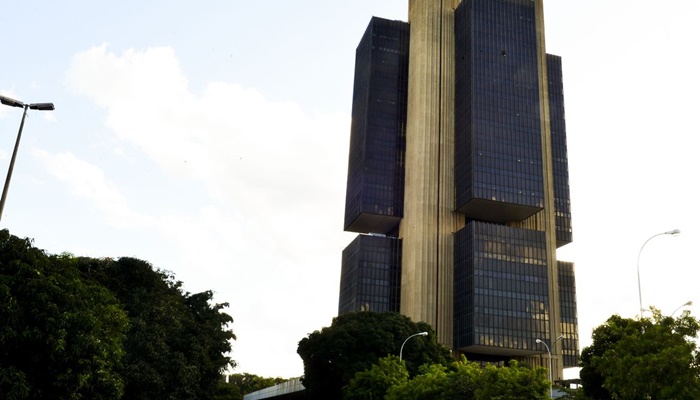 Copom inicia quinta reunião do ano sob expectativa de queda de juros
