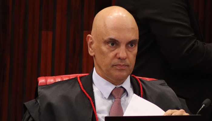 Moraes autoriza apreensão de eletrônicos e armas de deputada Zambelli