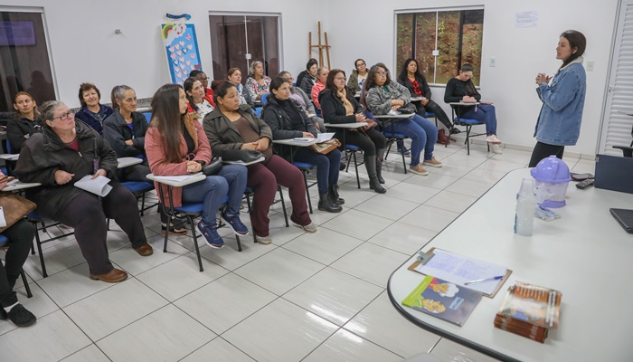 Laranjeiras - Secretaria de saúde iniciou capacitação para cuidadores de idosos, acamados e cadeirantes