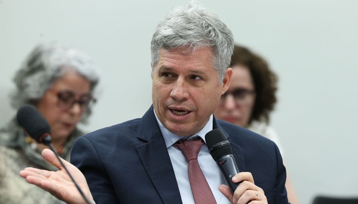 Ministro diz que governo quer paz no campo e retomará reforma agrária