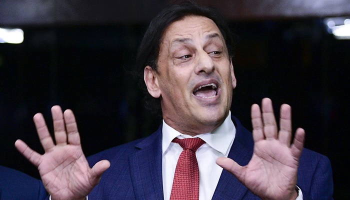 Wassef diz que comprou Rolex com próprio dinheiro e fez favor à União