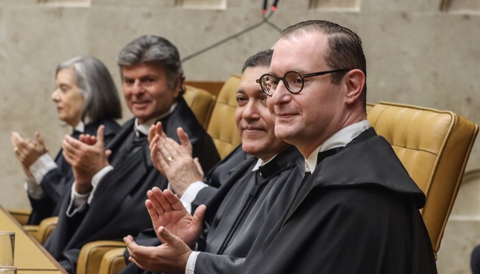 Pedido de vista suspende julgamento da revisão de aposentadorias