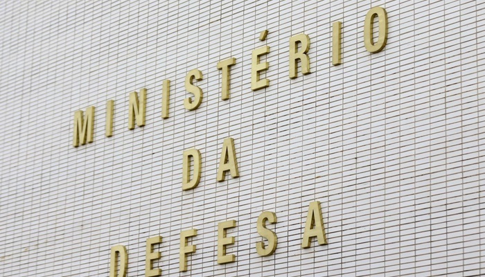 Hacker diz que orientou Ministério da Defesa em relatório sobre urnas