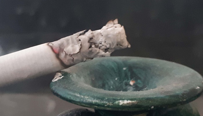 Preço baixo de cigarros favorece iniciação de adolescentes ao fumo