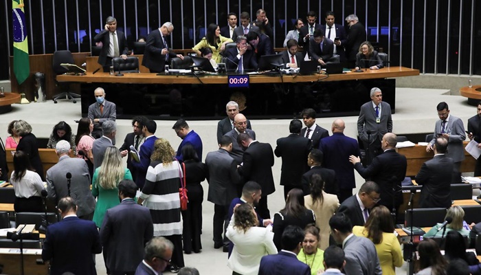 Câmara aprova urgência para proposta de desoneração da folha até 2027