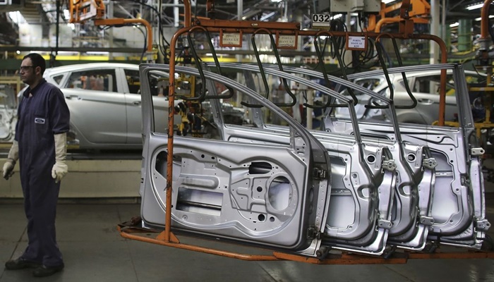 Produção industrial cai 0,6% de junho para julho