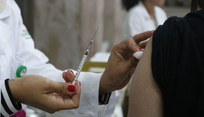 Saúde diz que é cedo atribuir alta de casos de covid à nova variante