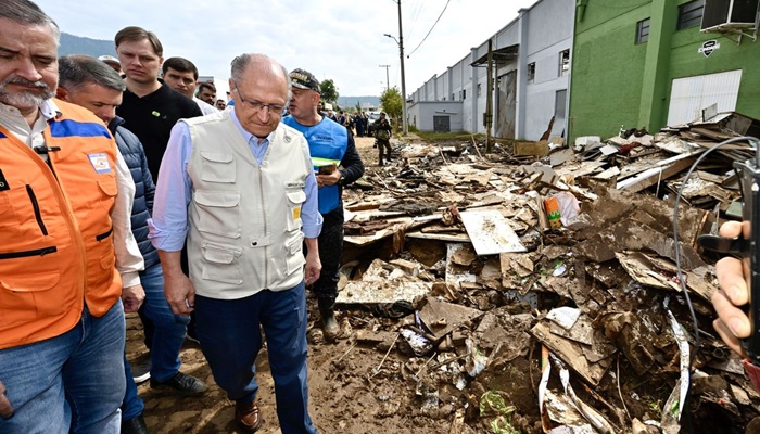Alckmin anuncia R$ 741 milhões para cidades do RS afetadas por ciclone