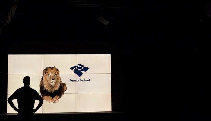 Receita paga nesta sexta-feira último lote de restituição do IR