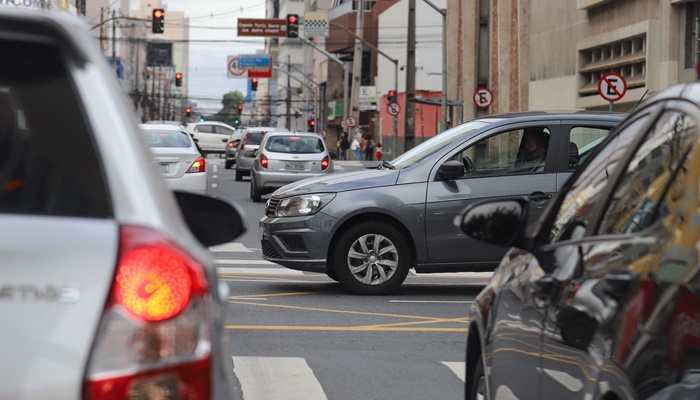  Licenciamento dos veículos com placas de final 6, 7 e 8 vence em outubro