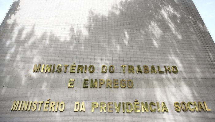 Para reduzir fila, INSS passa a conceder auxílio doença sem perícia