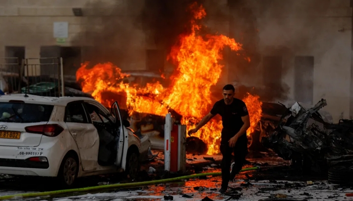 Israel declara guerra após ataque do Hamas; conflito deixa ao menos 432 mortos