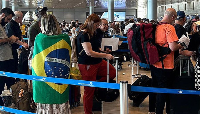 Primeiro avião de resgate parte de Tel Aviv trazendo 211 brasileiros