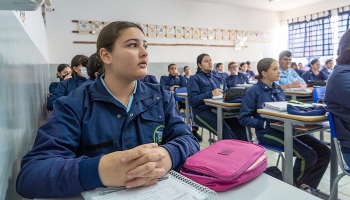  127 colégios participam de consulta sobre modelo cívico-militar nesta semana