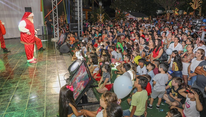 Natal de Laranjeiras: abertura reúne famílias laranjeirenses na Praça Nogueira do Amaral