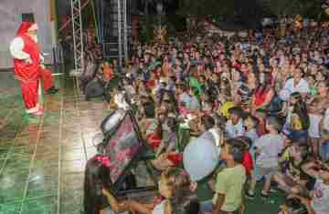 Natal de Laranjeiras: abertura reúne famílias laranjeirenses na Praça Nogueira do Amaral