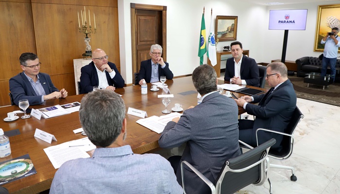  Governador apresenta Nova Ferroeste a catarinenses que estão investindo no Paraná