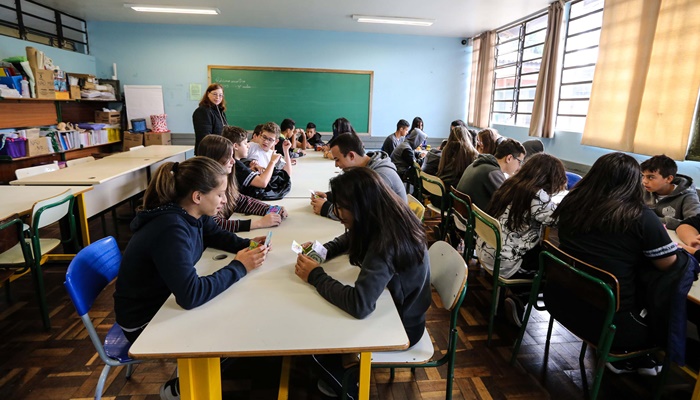  Sancionada lei que institui bônus para profissionais de escolas com bom desempenho